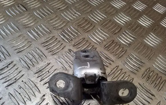 Toyota RAV 4 (XA20) Front door upper hinge