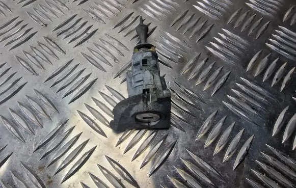 Volkswagen PASSAT B8 Coupe door lock (next to the handle) 3G0837167B