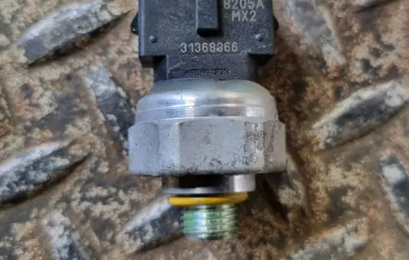Air conditioning (A/C) pressure sensor