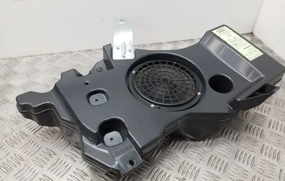Audi A3 S3 A3 Sportback 8P Subwoofer speaker 8P4035382E