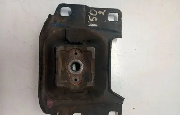 Volvo V50 Engine mount bracket 349311