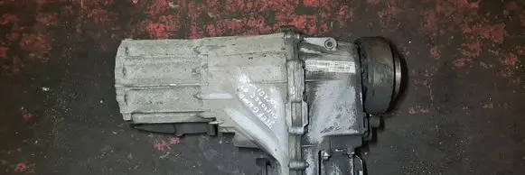 Jeep Grand Cherokee (WK) Gearbox transfer box case 136700573 P52105904AD 16111210107