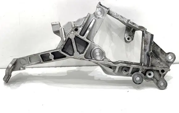 Jaguar E-Pace Engine mounting bracket G4D39L456DC