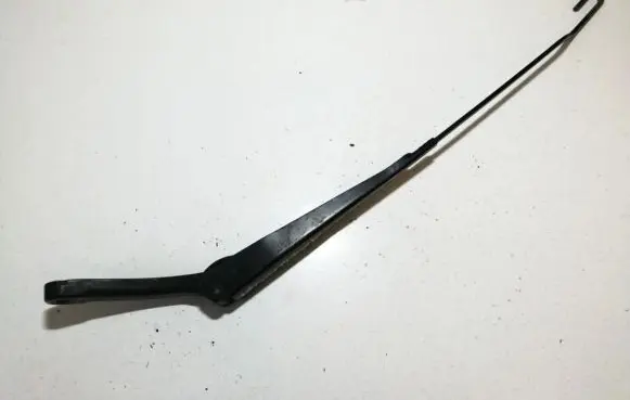 Ford Mondeo Mk III Front wiper blade arm 1s7117526cb