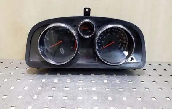 Opel Antara Speedometer (instrument cluster) 96673664