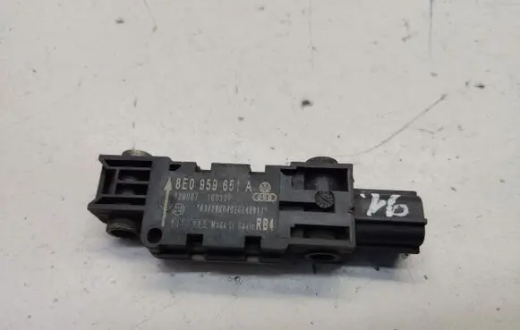 Audi A4 S4 B7 8E 8H Airbag deployment crash/impact sensor 8E0959651A 8E0959651