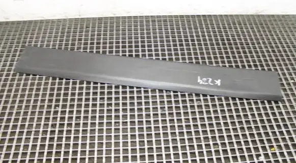 Opel Movano B Rear fender molding trim 828209234R