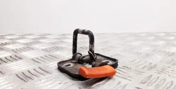 Volkswagen Scirocco Engine bonnet/hood lock/latch loop/hook 1K8823186D