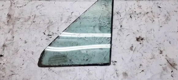 Volkswagen Golf II Front door vent window glass four-door 