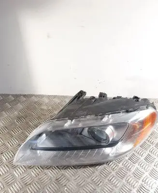 Volvo V70 Headlight/headlamp 31214347