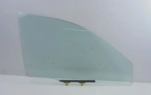 Mitsubishi Lancer Front door window glass four-door