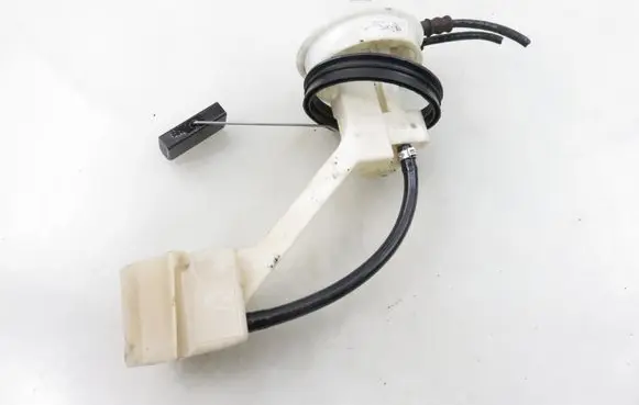Volkswagen PASSAT B5 Fuel level sensor 8E0919673G