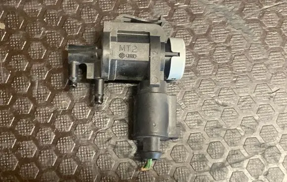 Skoda Yeti (5L) Turbo solenoid valve 1K0906283A