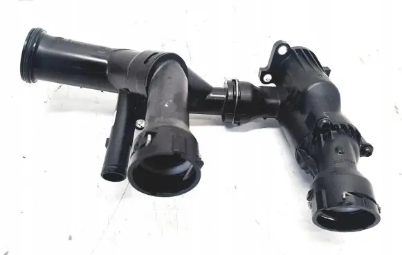 Audi A4 S4 B9 8W Engine coolant pipe/hose 04L121111Q