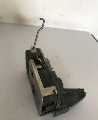 Peugeot 307 Front door lock 23973158