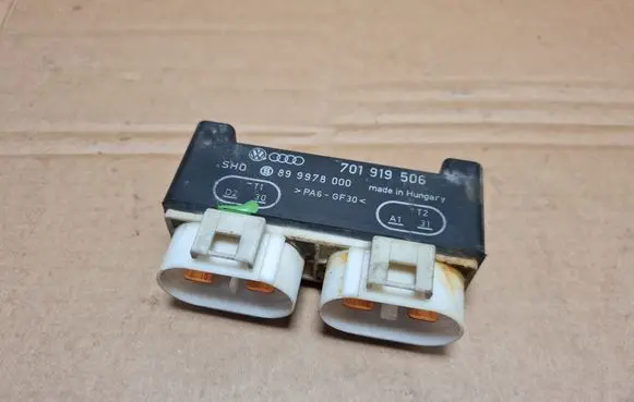 Volkswagen Transporter - Caravelle T4 Glow plug pre-heat relay 701919506 899978000