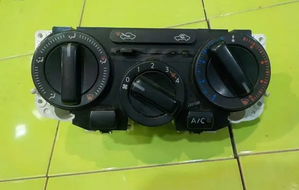 Nissan NV200 Other switches/knobs/shifts T1009316PC