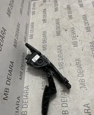 Mercedes-Benz ML W166 Accelerator throttle pedal A2923000100