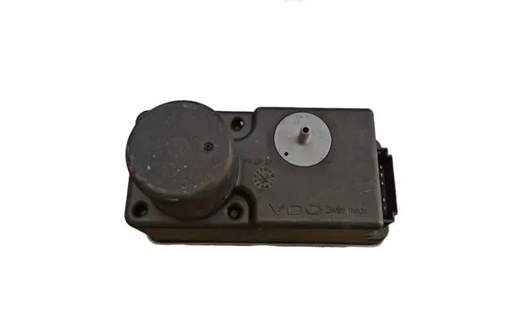 Volkswagen PASSAT B4 Vacuum pump 1H0962257