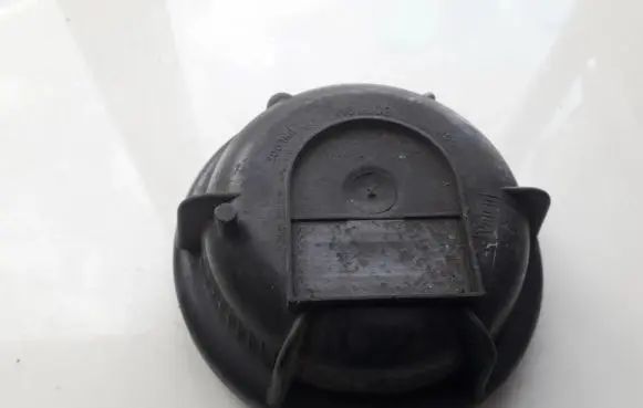 Volvo S80 Headlight/headlamp dust cover 9178538 89025105