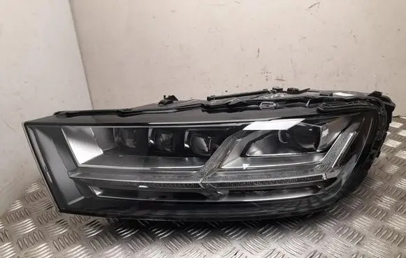 Audi Q7 4M Headlight/headlamp 4M0941035