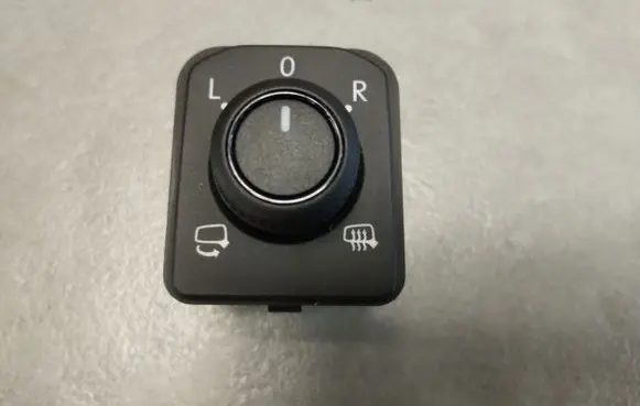 Volkswagen Touran III Wing mirror switch 3G0959565B EF950512 240ZE015692