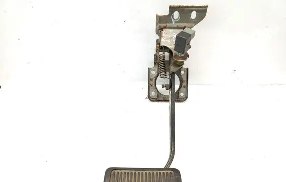 Hyundai Santa Fe Brake pedal