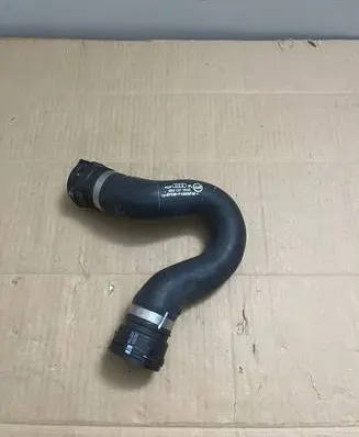 Audi Q5 SQ5 Engine coolant pipe/hose 8R0121101C