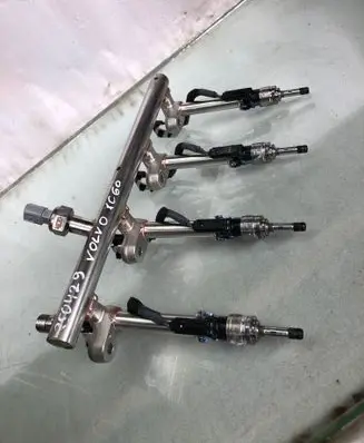 Volvo XC60 Fuel injectors set 32140134