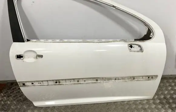 Door (2 Door Coupe)
