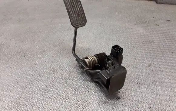 Toyota Previa (XR30, XR40) II Accelerator throttle pedal