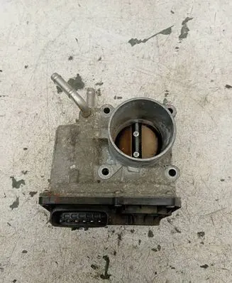Toyota Corolla E120 E130 Throttle valve 220300D021 01330 5F28