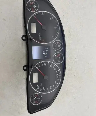 Audi A6 S6 C5 4B Speedometer (instrument cluster) 110080128001 0688033 7821080