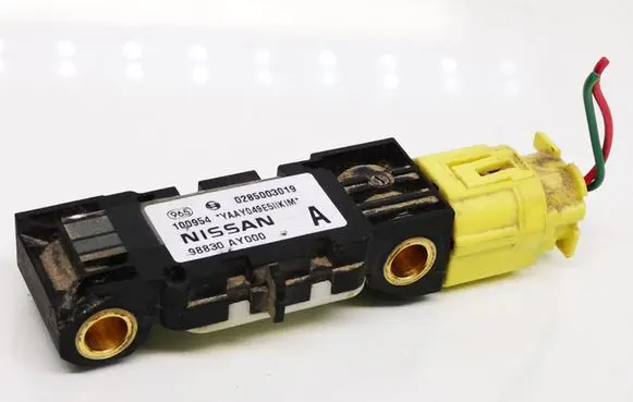Nissan Primera Airbag deployment crash/impact sensor 98830AY000 0285003019 100954
