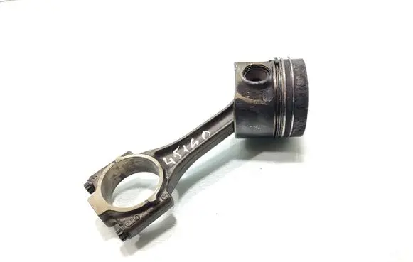 Volkswagen Caddy Piston with connecting rod 