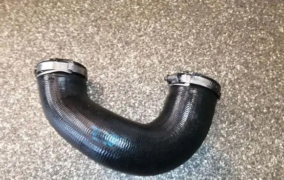 Audi Q7 4L Air intake hose/pipe 7L0145972E