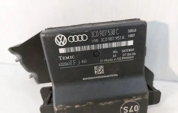 Volkswagen PASSAT B6 Gateway control module 3C0907530C 3C0907951A