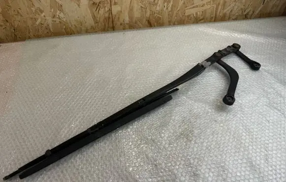 BMW 5 E39 Front wiper blade arm 102089 102087