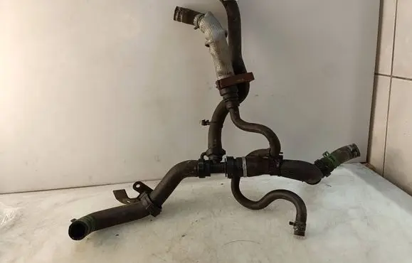 Renault Scenic III - Grand scenic III Engine coolant pipe/hose 1800429215 PA66GF30