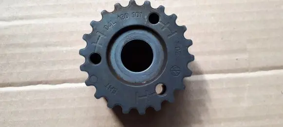 Audi A4 S4 B9 Fuel pump gear (pulley) 04L130101