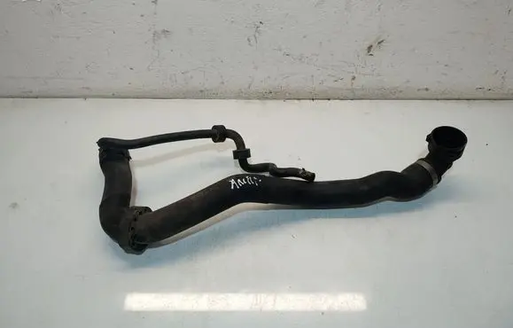Volkswagen Tiguan Engine coolant pipe/hose 5N0122291