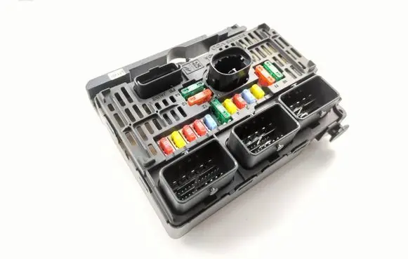 Citroen C4 I Fuse module 9661682980