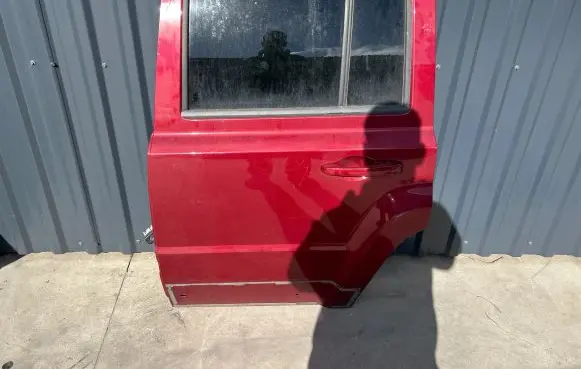 Jeep Patriot Rear door