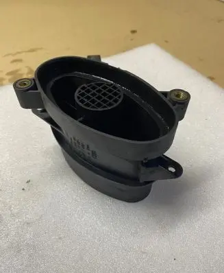BMW 1 E81 E87 Mass air flow meter 7788744 1362 0928400504