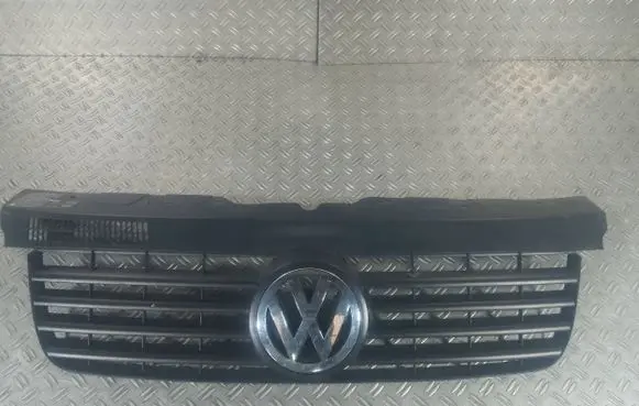 Volkswagen Multivan T5 Front bumper upper radiator grill 7H0807101