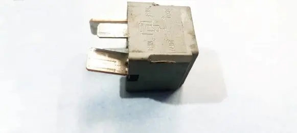 Mercedes-Benz E W211 Other relay A0025422619
