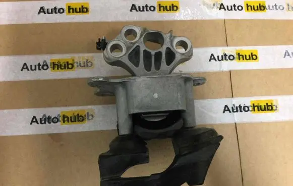 Land Rover Discovery Sport Front shock absorber mounting bracket LR133341 K8D23C156BA K8D27M121AE