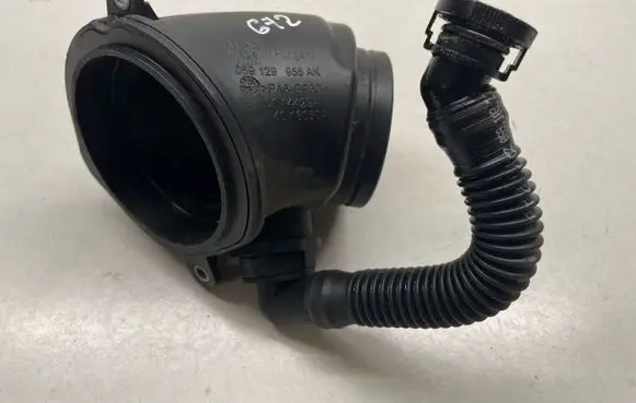 Audi Q7 4M Turbo air intake inlet pipe/hose 059129955AK