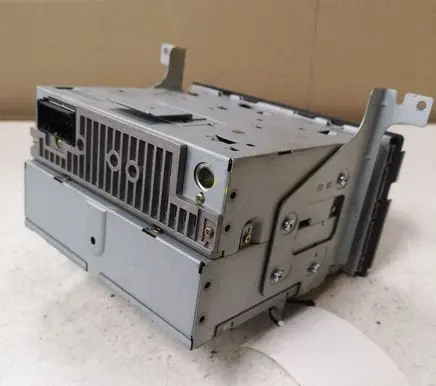 Hyundai Santa Fe Radio/CD/DVD/GPS head unit 961002B220