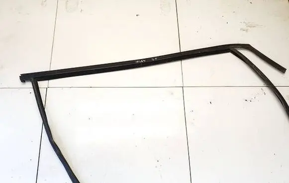 Ford Kuga I Rubber seal front coupe door 6546000094